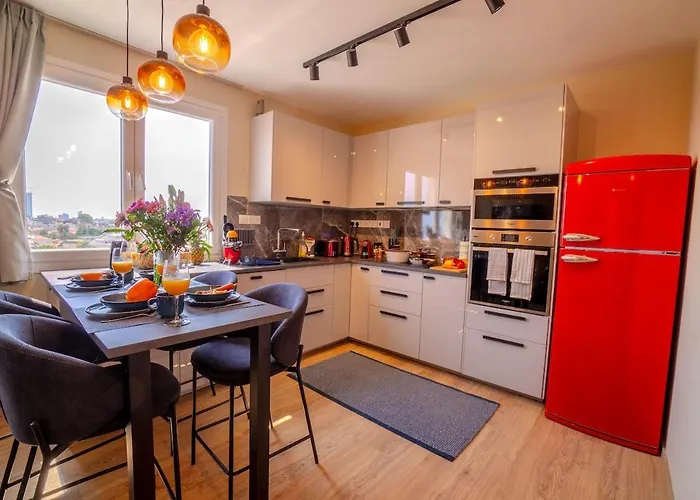 New 2 Bedroom Apartment *