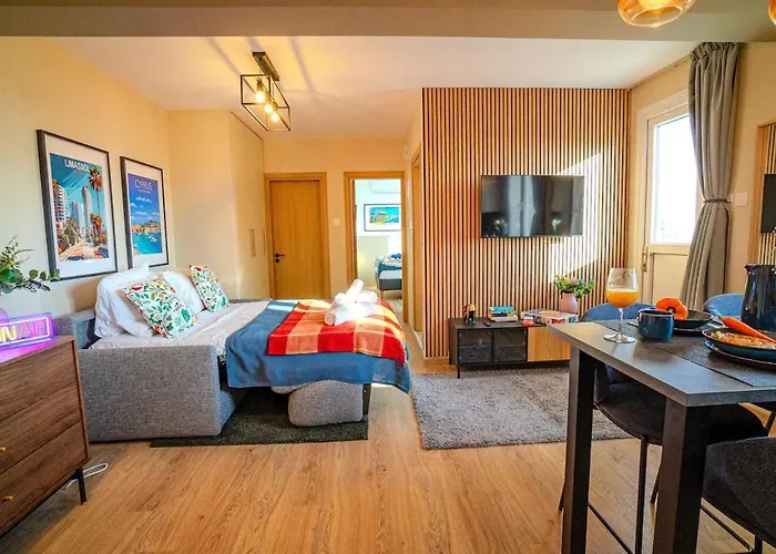 New 2 Bedroom アパート